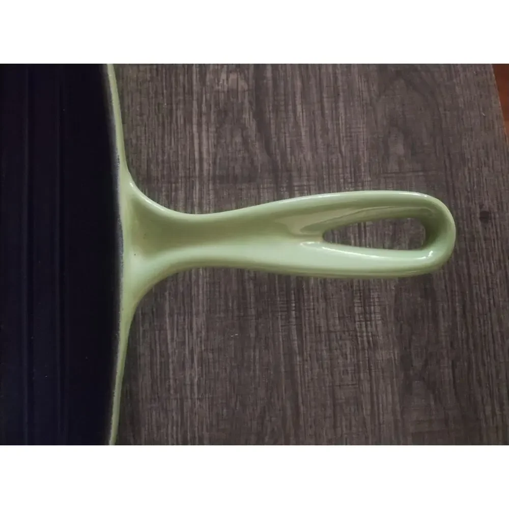 Le Creuset #32 Cast Iron Enameled Griddle Pan In Palm Color Discontinued 14 x 9